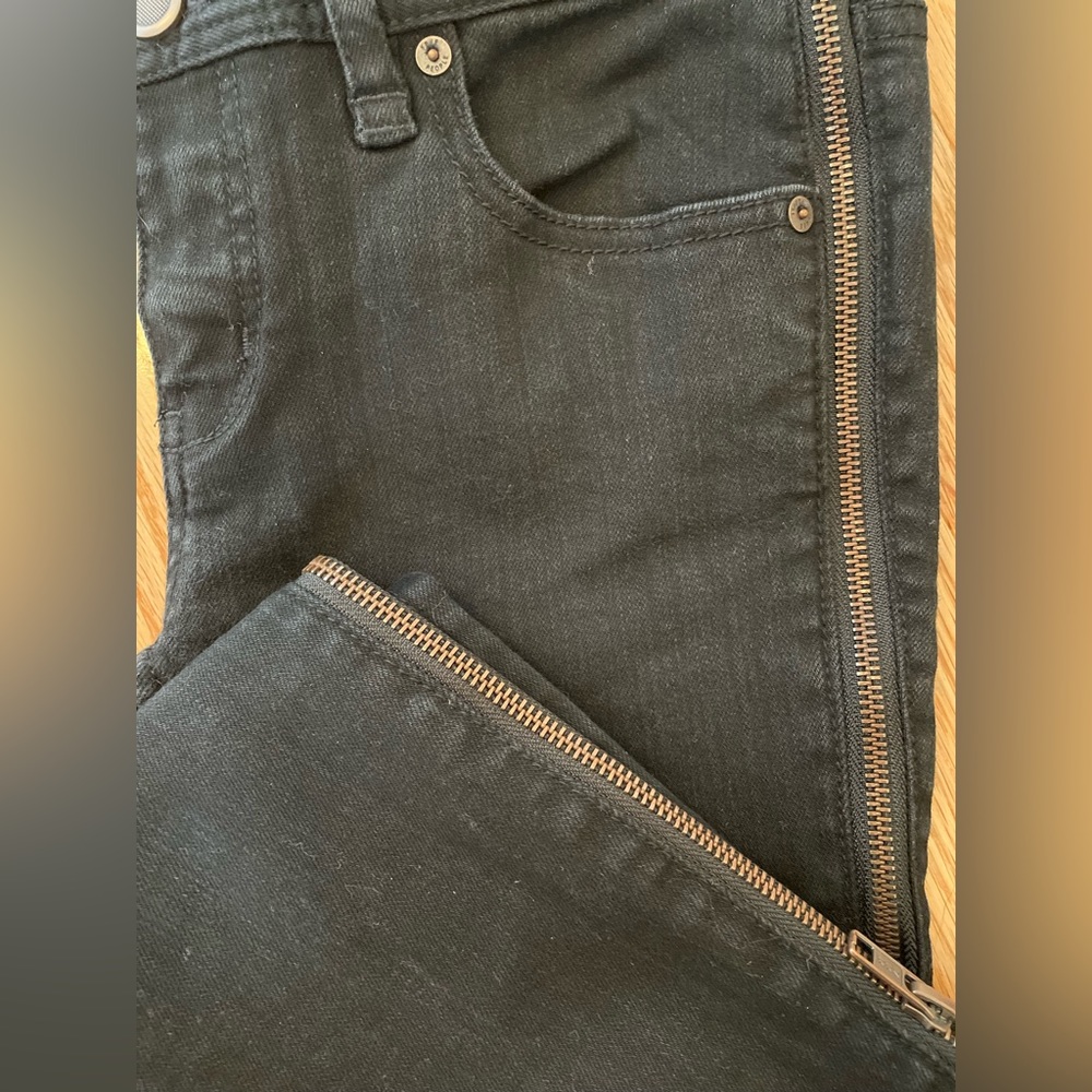 Free People black skinny jeans with zippers on the sides. Size 27W - Picture 6 of 9